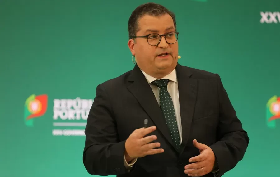 Governo diz que prioridade é reconstrução apesar de querer equilíbrio orçamental