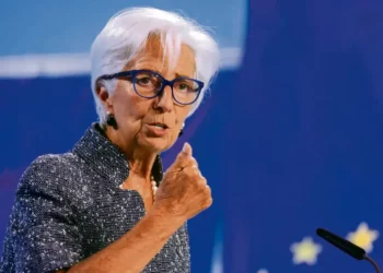 BCE não mexe nos juros e admite atenção aos câmbios