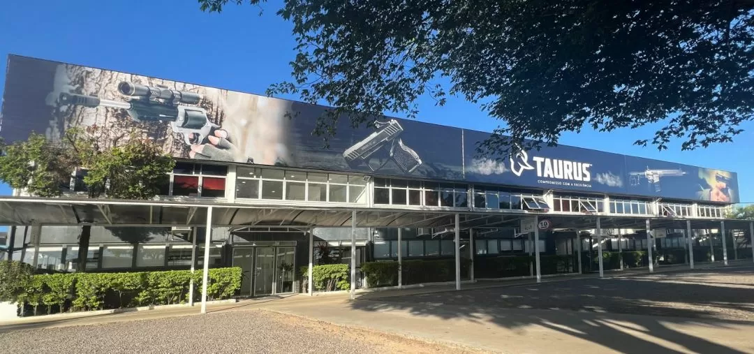 Marinha e Taurus celebram parceria