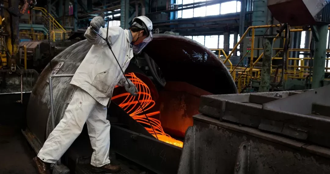 Faturamento da indústria tem quarta queda em seis meses