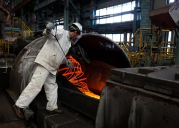 Faturamento da indústria tem quarta queda em seis meses