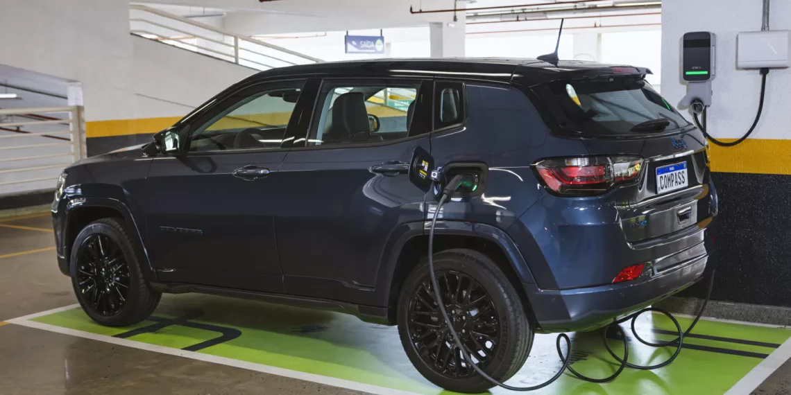 Lei de carregadores em prédios de SP é sancionada; o que muda?