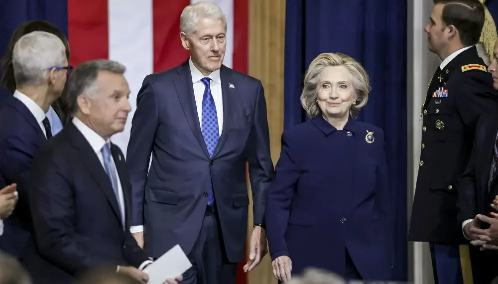Bill e Hillary Clinton vão prestar depoimento no Congresso sobre caso Epstein