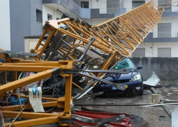 Comissário Europeu Christophe Hansen avalia danos de tempestades em Portugal