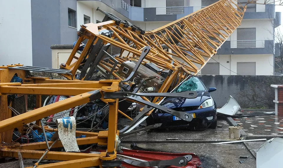 Comissário Europeu Christophe Hansen avalia danos de tempestades em Portugal