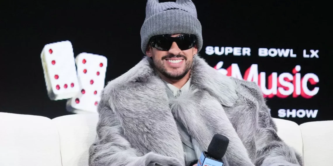 Bad Bunny, vencedor do Grammy e crítico de Trump, canta no Super Bowl