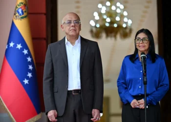 Pedido de eleições na Venezuela ‘não é democrático; é tumulto’, avalia professor de relações internacionais