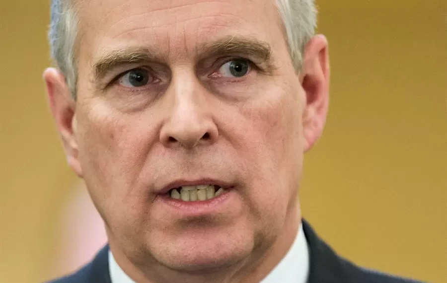 Caso Epstein bota pressão na família real e faz herdeiro romper silêncio sobre princípe Andrew